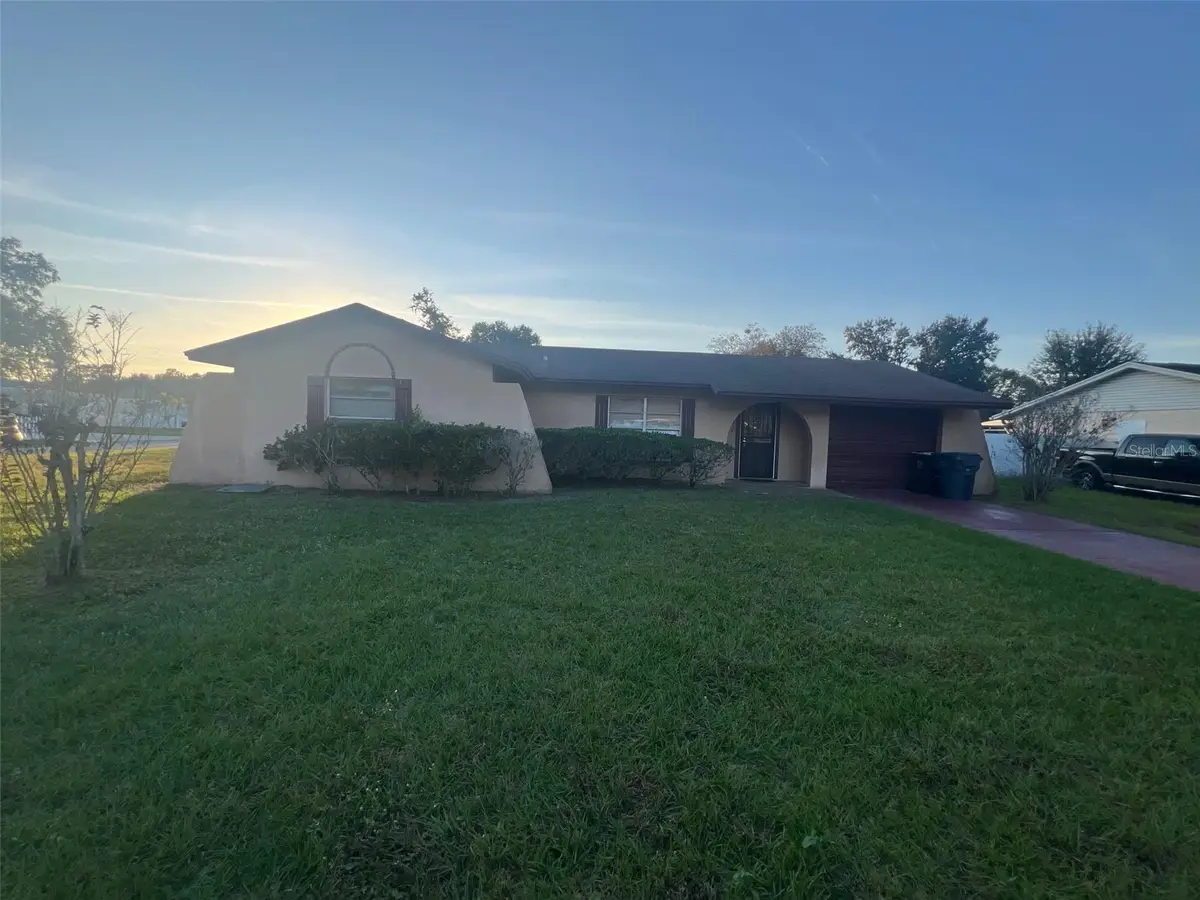 2362 Delrose Drive E, Lakeland, FL 33805 - Image #1