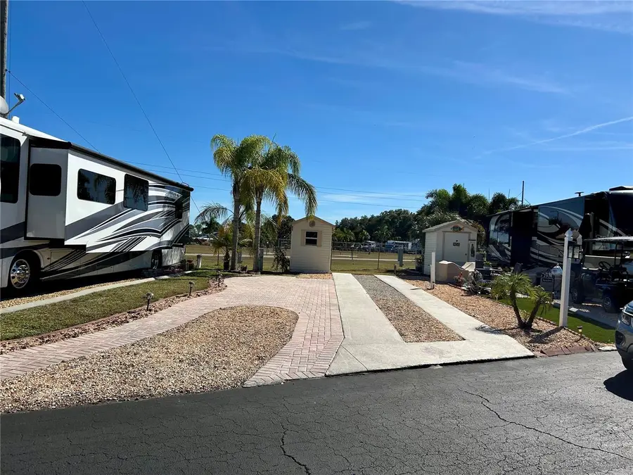 2920 Fairway Drive, Bowling Green, FL 33834 - Image #2