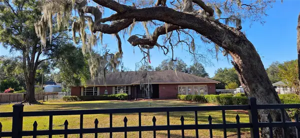 1702 S Miller Road, VALRICO, FL 33594