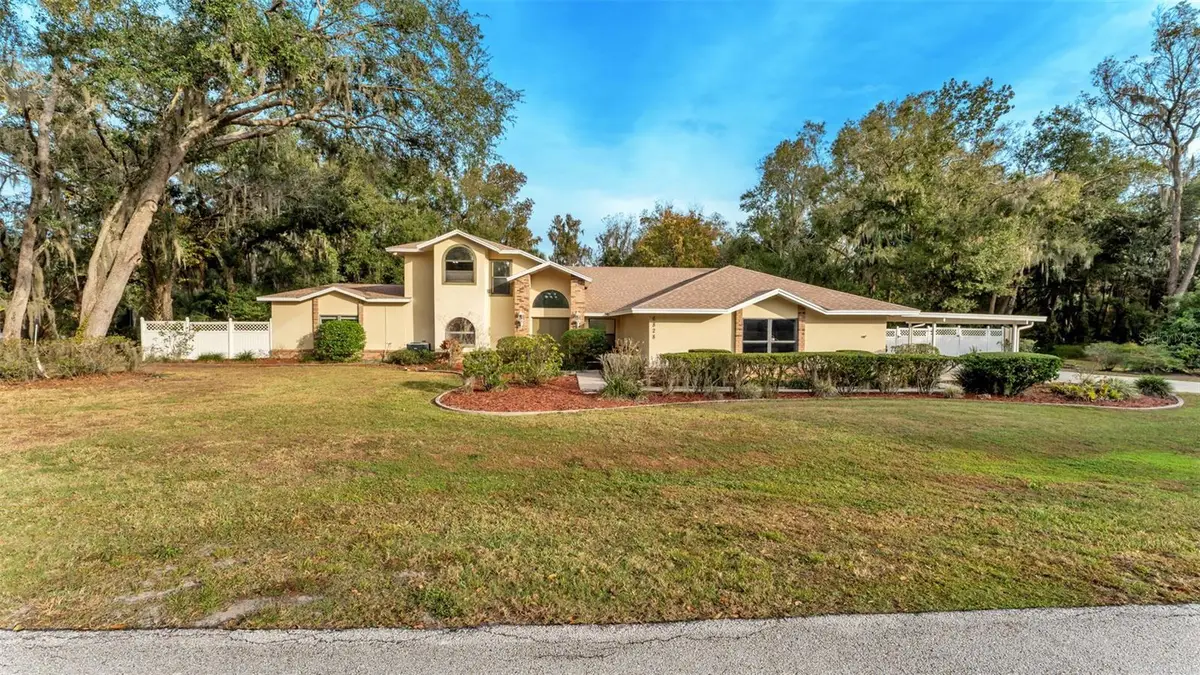 6828 Forestwood Drive W, Lakeland, FL 33811 - Image #1