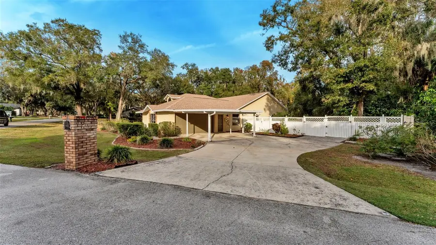 6828 Forestwood Drive W, Lakeland, FL 33811 - Image #3