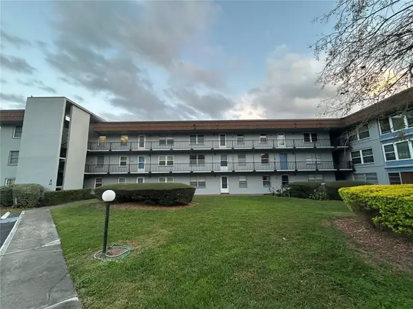 333 Lake Howard Drive Nw #202A, WINTER HAVEN, FL 33880