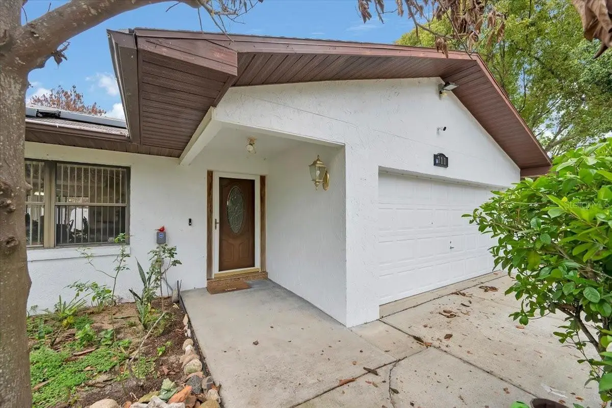 711 E Frederick Ave, Dundee, FL 33838 - #1