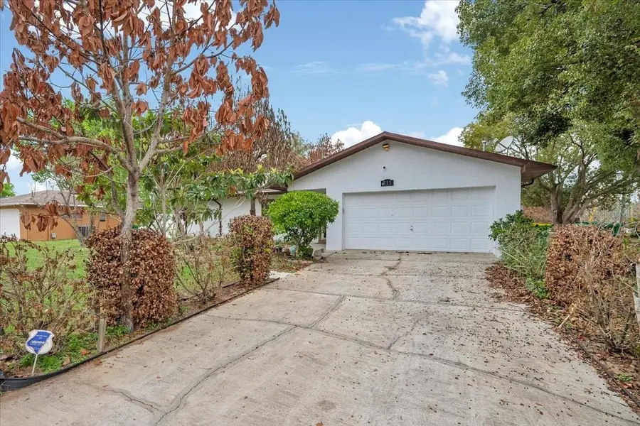 711 E Frederick Ave, Dundee, FL 33838 - #2