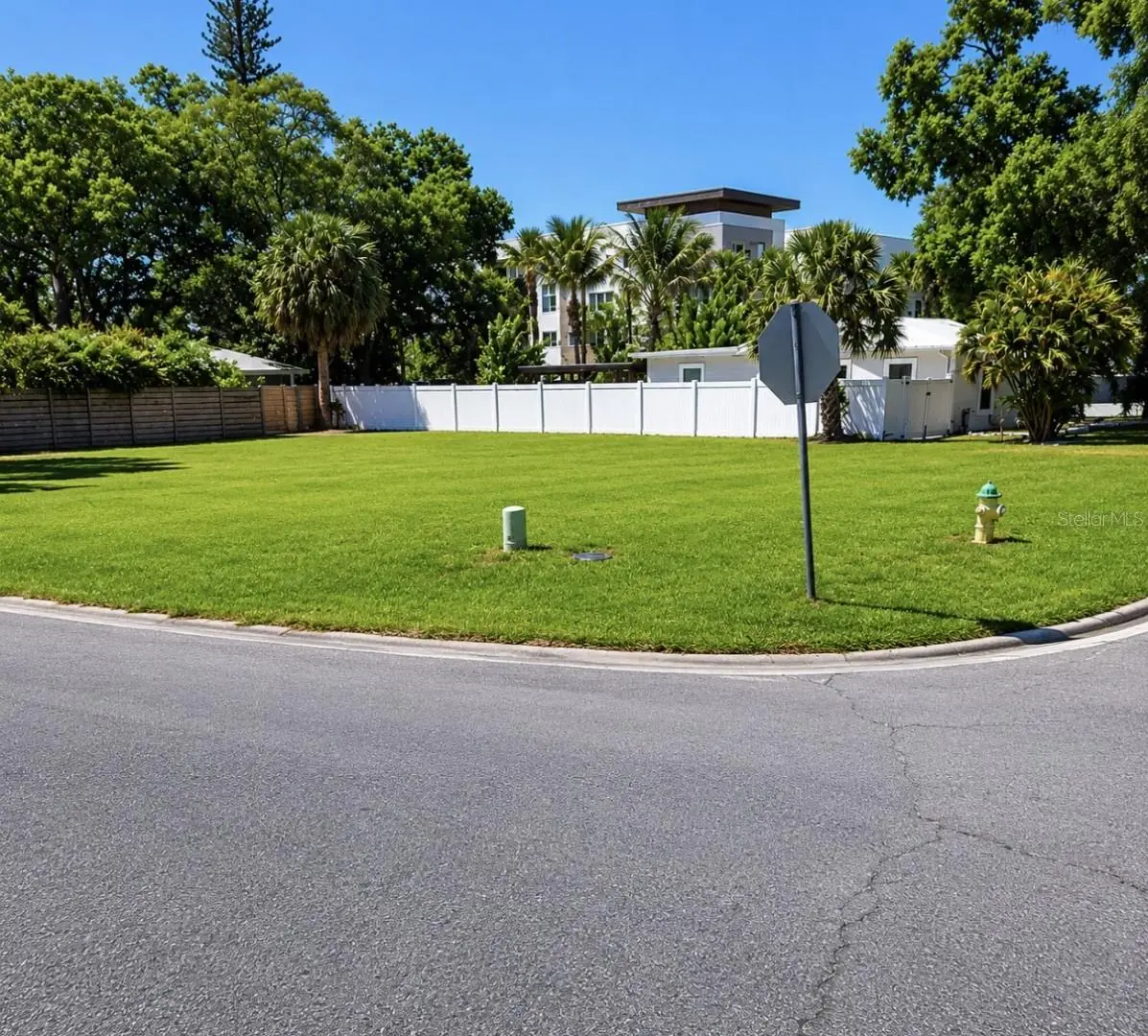 336 Lime Avenue, Sarasota, FL 34237 - #1