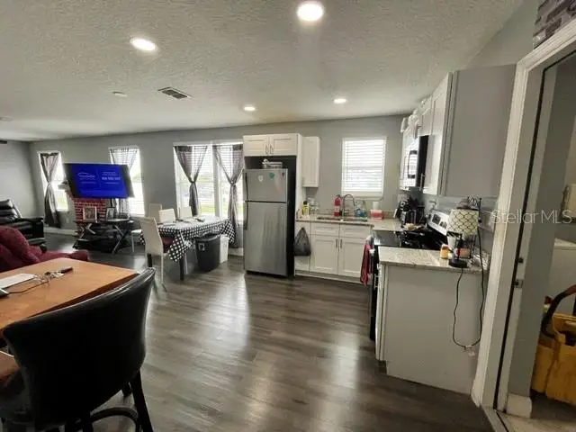 118 W Stuart Avenue, Lake Wales, FL 33853 - #3
