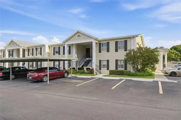 689 Lake Howard Drive Nw #213, WINTER HAVEN, FL 33880
