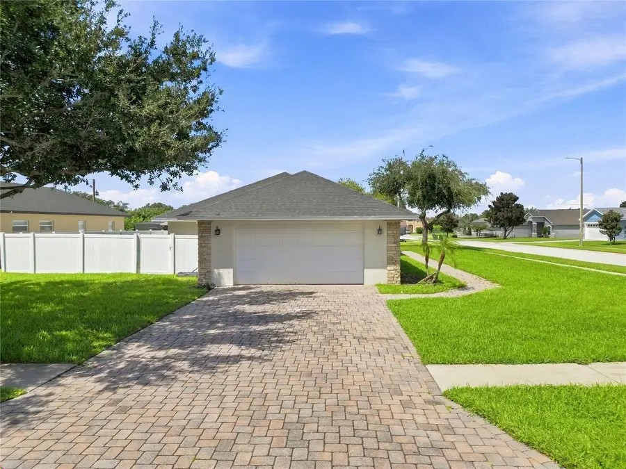 304 Bentley Oaks Boulevard, Auburndale, FL 33823 - #3
