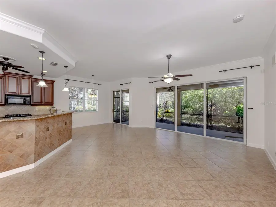 122 Bella Vista Terrace #8A, Nokomis, FL 34275 - Image #3