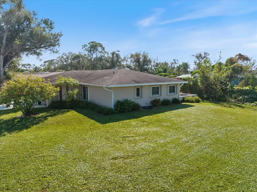 3568 Roslyn Road, Venice, FL 34293 - Image #2
