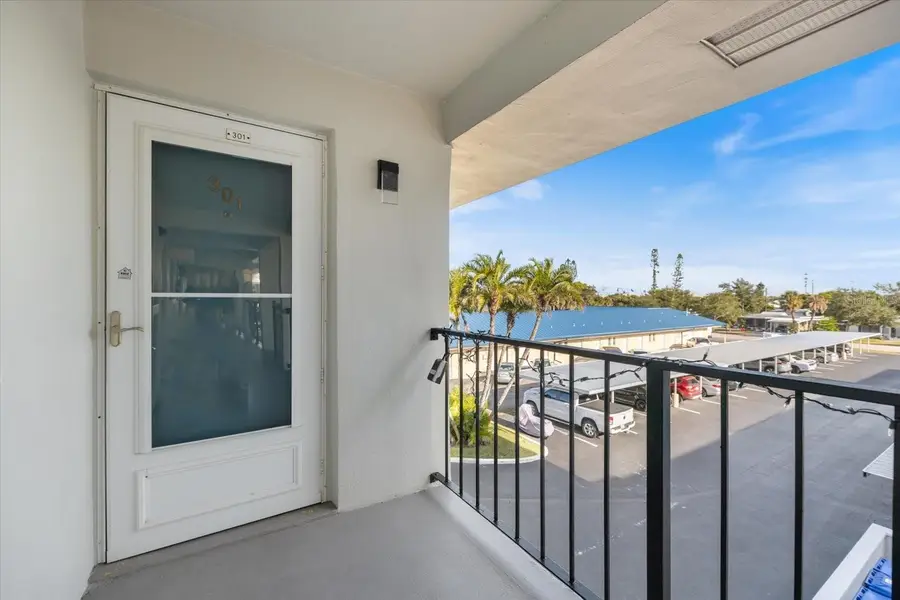 649 Tamiami Trail S #301, Venice, FL 34285 - Image #2