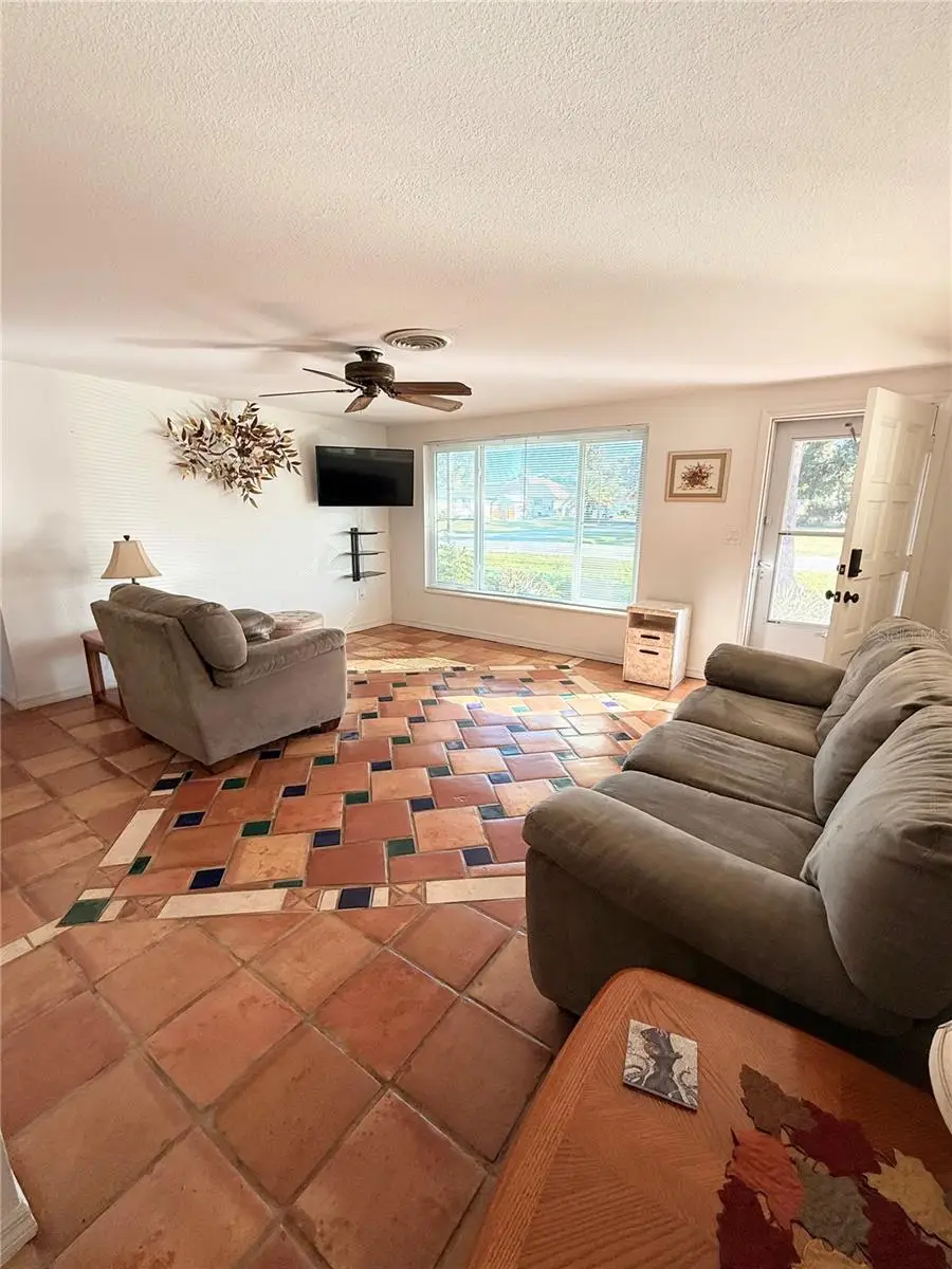 551 E Seminole Drive, Venice, FL 34293 - Image #2