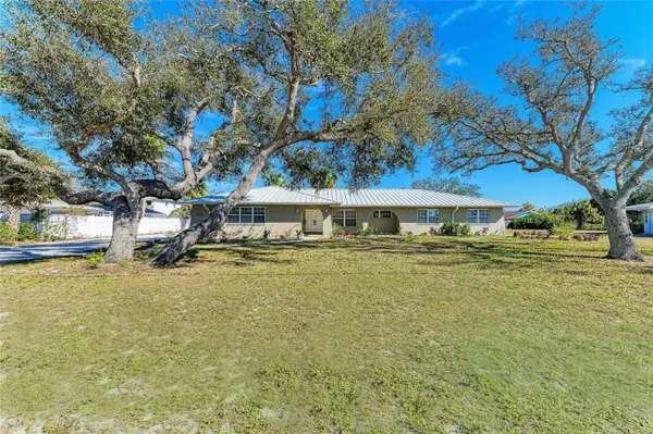 612 Bayshore Road, NOKOMIS, FL 34275