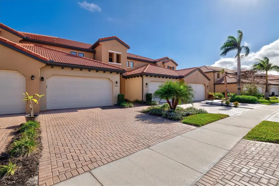23516 Awabuki Drive #201, Venice, FL 34293 - Image #3