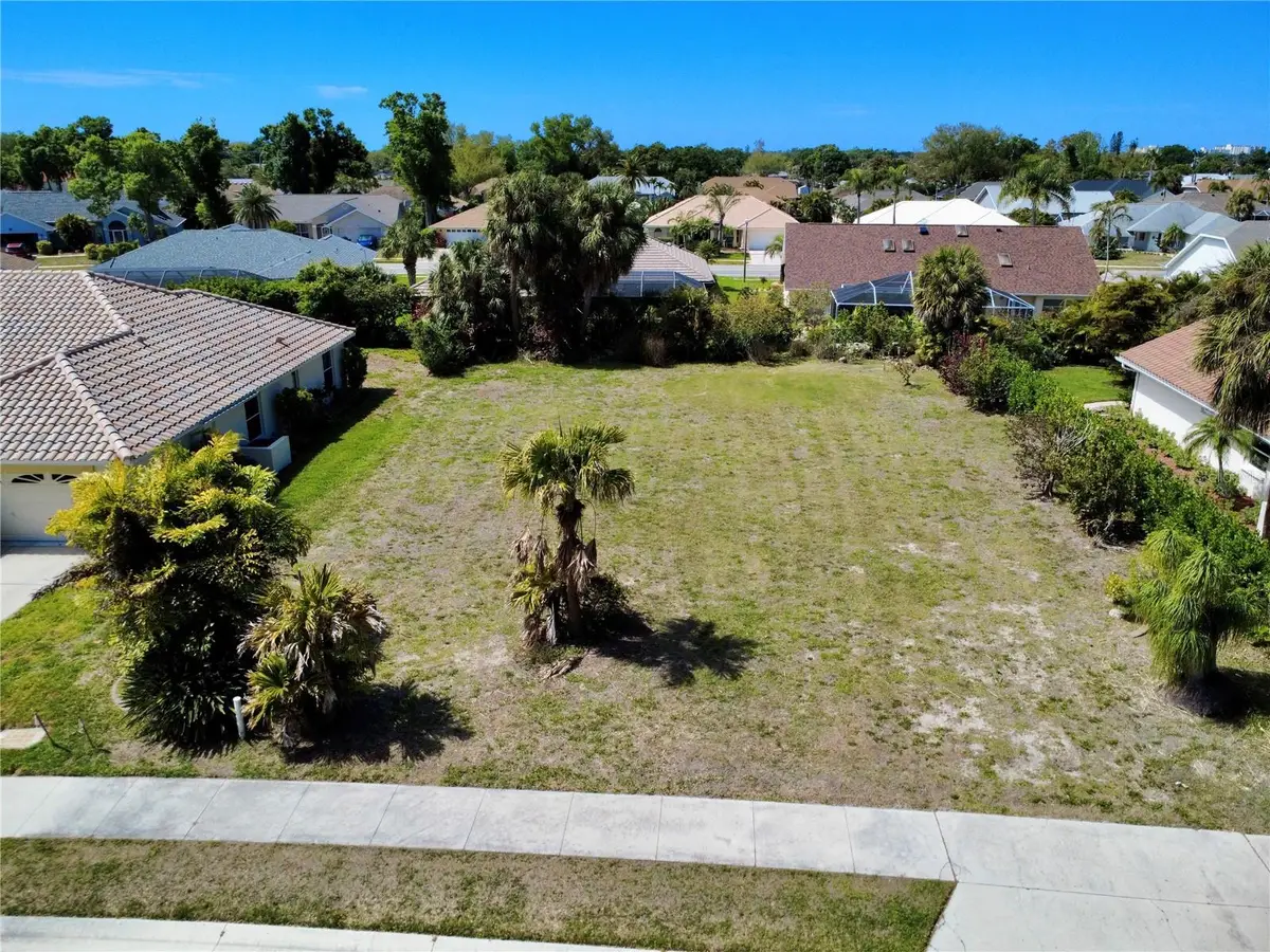 565 Park Estates Square, Venice, FL 34293 - #1
