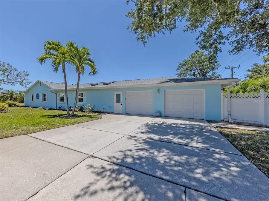 500 Alhambra Road, Venice, FL 34285 - #2