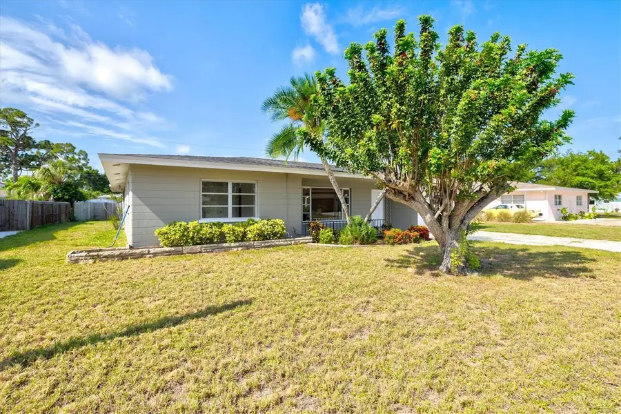 106 Aurora Street E, Venice, FL 34285 - #3