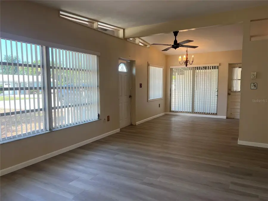 321 Alba Street E, Venice, FL 34285 - #2