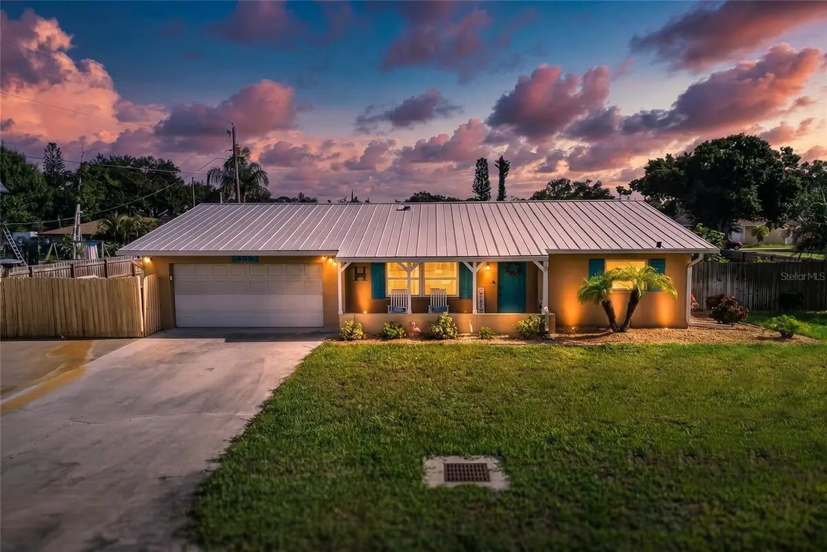 895 E Baffin Drive, Venice, FL 34293 - #1