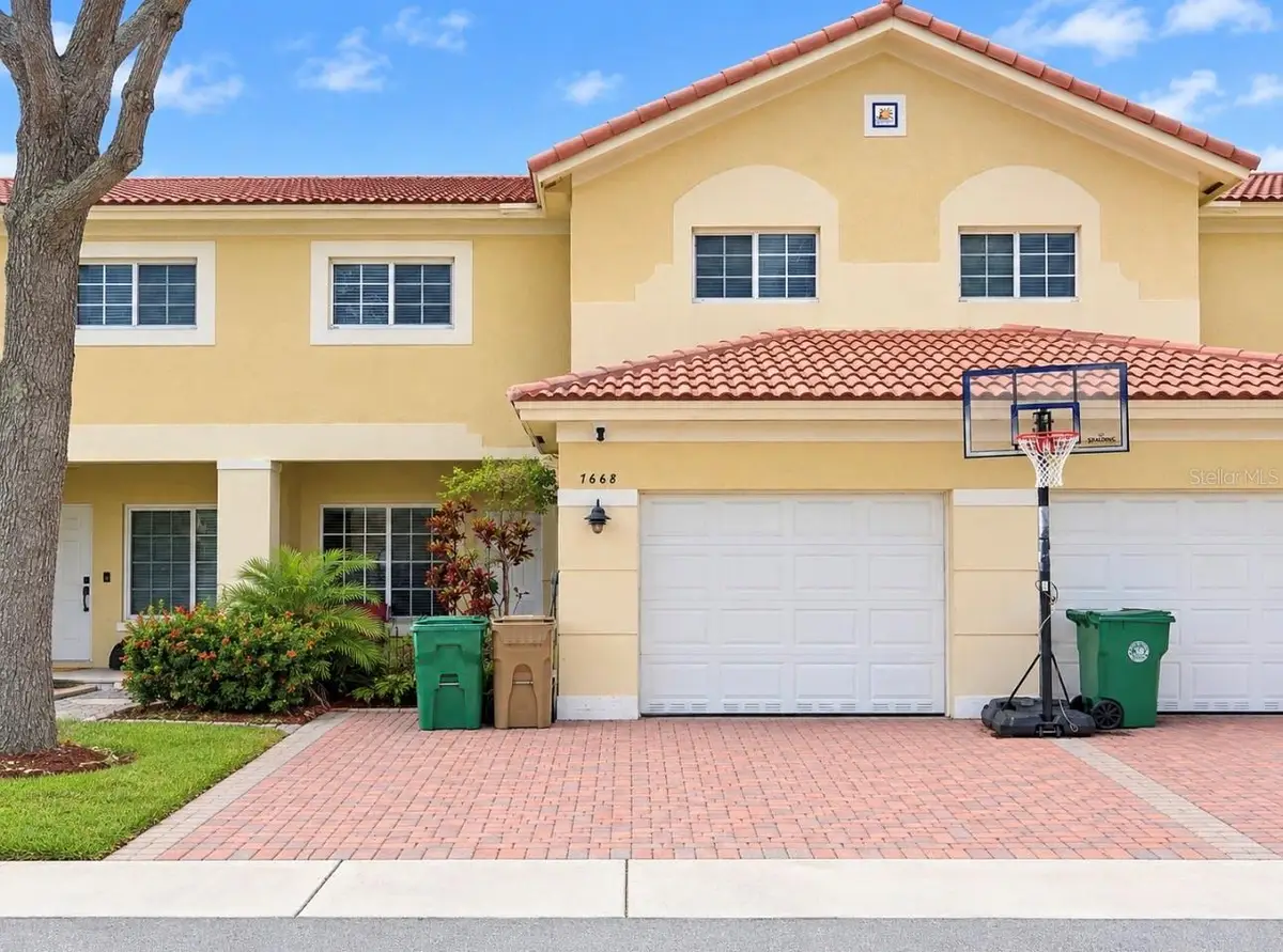 7668 S Stonecreek Circle, Hollywood, FL 33024 - #1