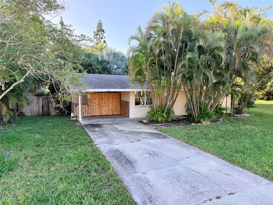 225 Magnolia Road, Venice, FL 34293 - #2
