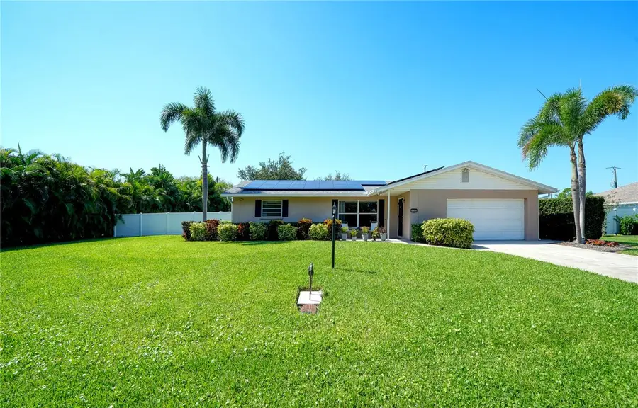 2304 50th Street W, Bradenton, FL 34209 - #2