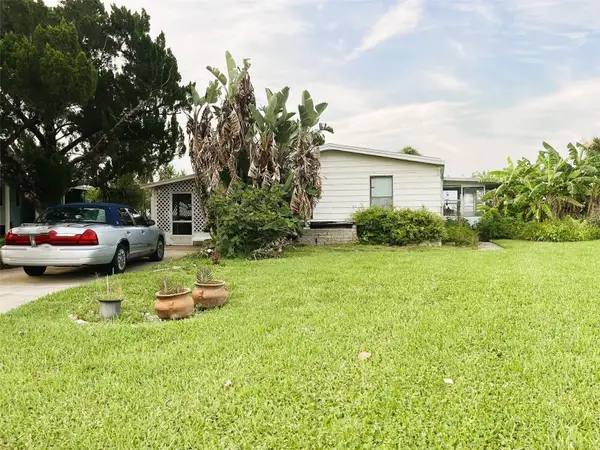 281 Golden Bay Boulevard, OAK HILL, FL 32759