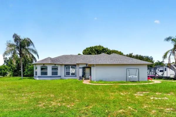 800 Coltra Lane, DELTONA, FL 32725