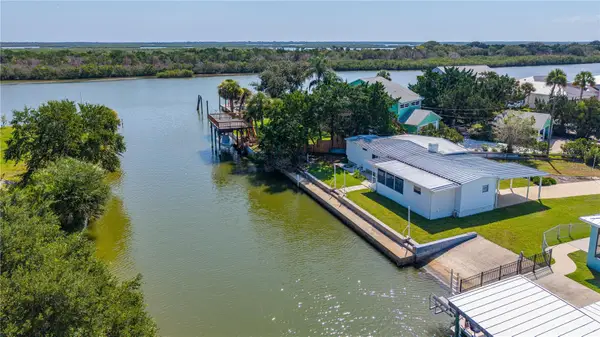 286 Randle Avenue, OAK HILL, FL 32759