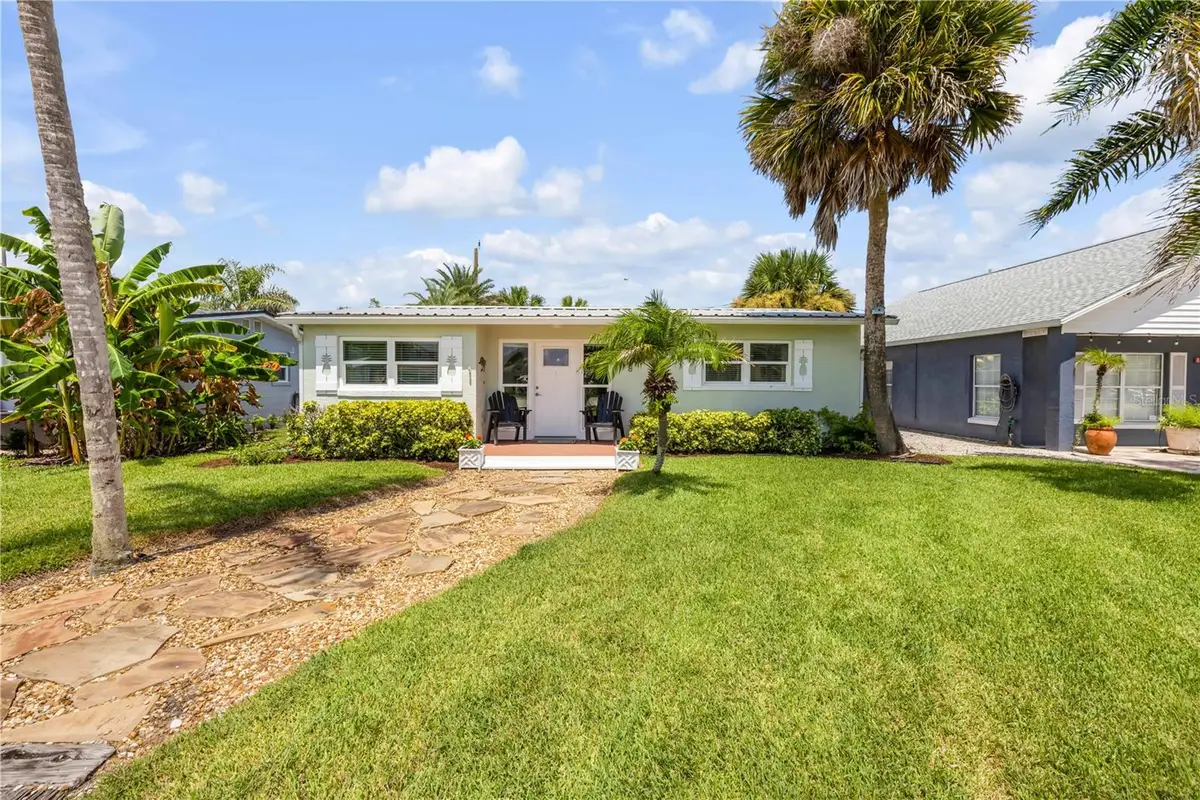 828 E 25th Avenue, New Smyrna Beach, FL 32169 - #1