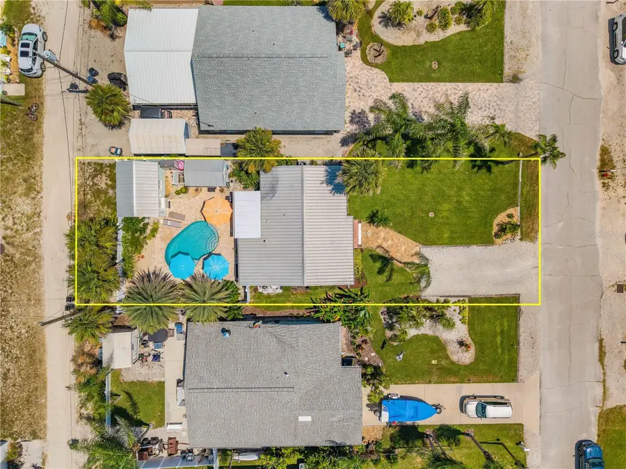 828 E 25th Avenue, New Smyrna Beach, FL 32169 - #3