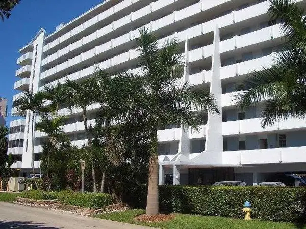 3703 NE 166th Street #905, NORTH MIAMI BEACH, FL 33160