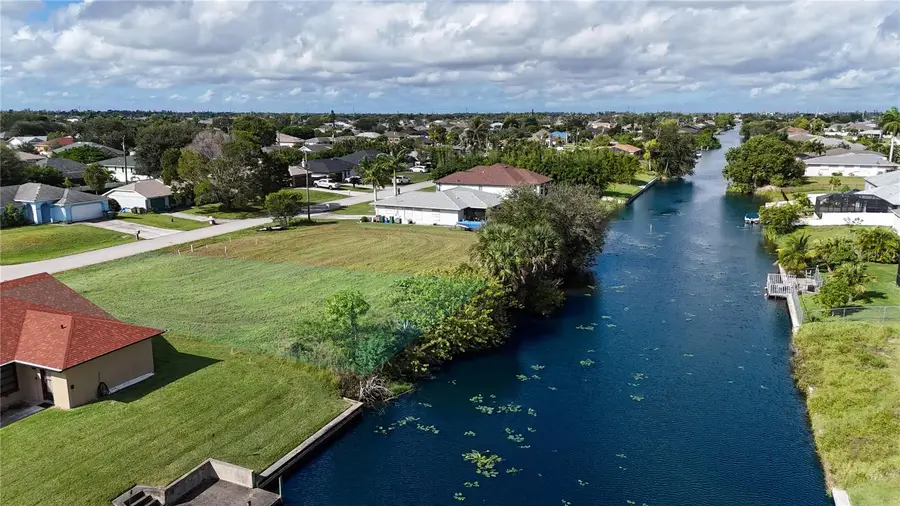 633 SE 2nd Street, Cape Coral, FL 33990 - Image #3