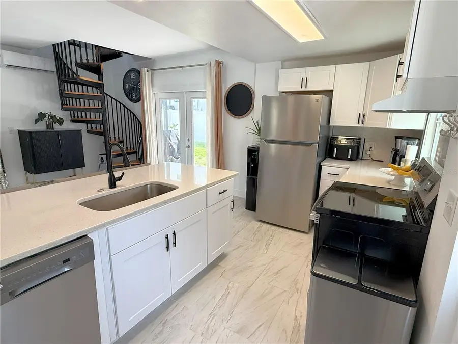 7013 S West Shore Boulevard, Tampa, FL 33616 - Image #2