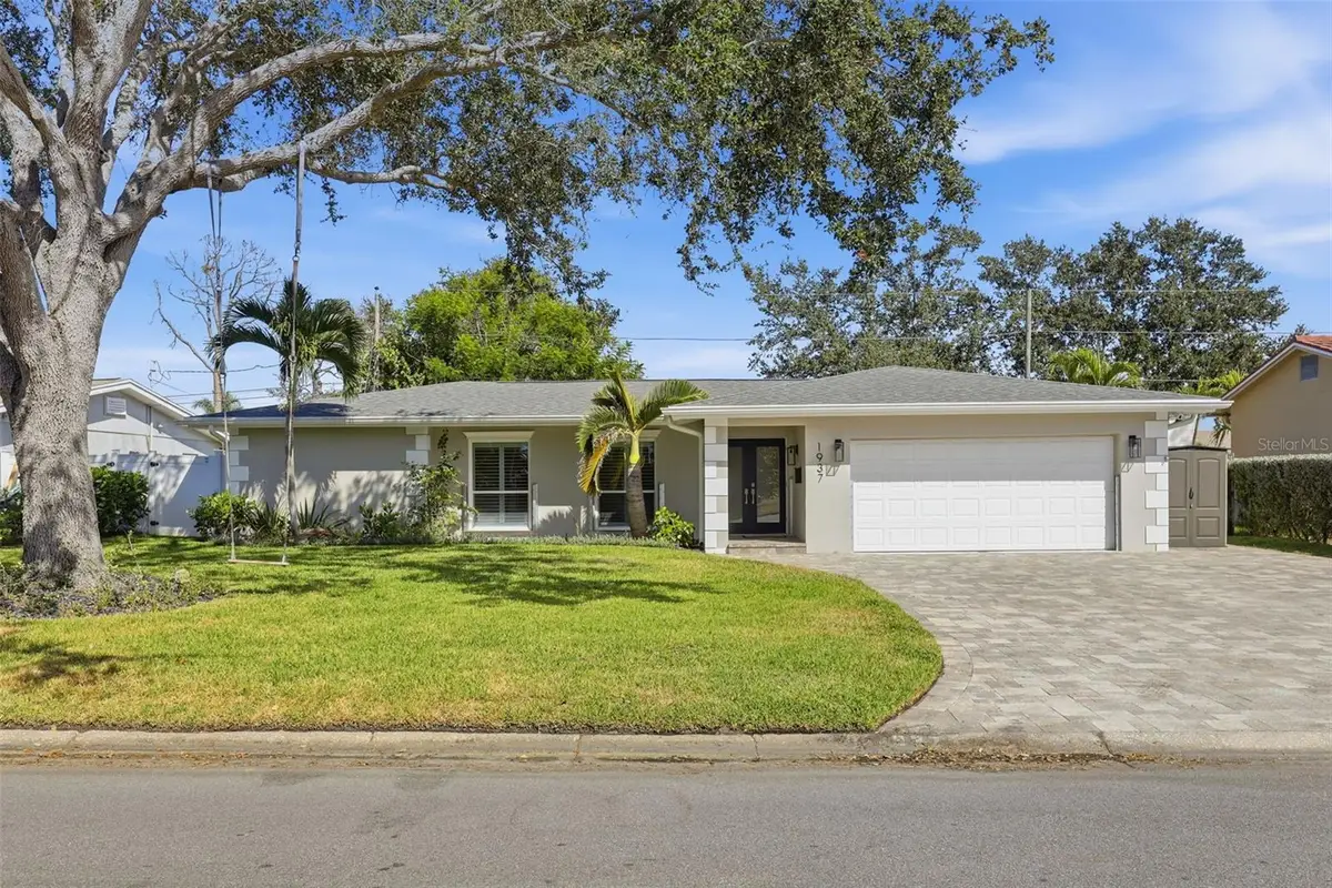 1937 Dolphin Boulevard S, Saint Petersburg, FL 33707 - Image #1
