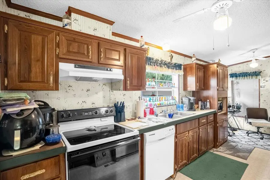 8512 Treasure Island Road, Leesburg, FL 34788 - Image #2