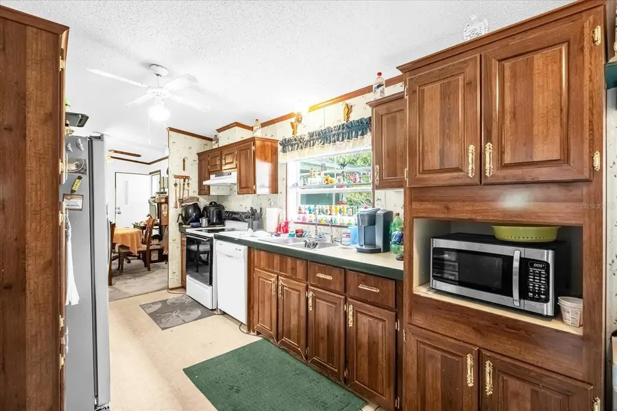 8512 Treasure Island Road, Leesburg, FL 34788 - Image #3