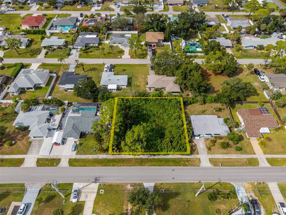 31 W Seminole Drive, Venice, FL 34293 - Image #1