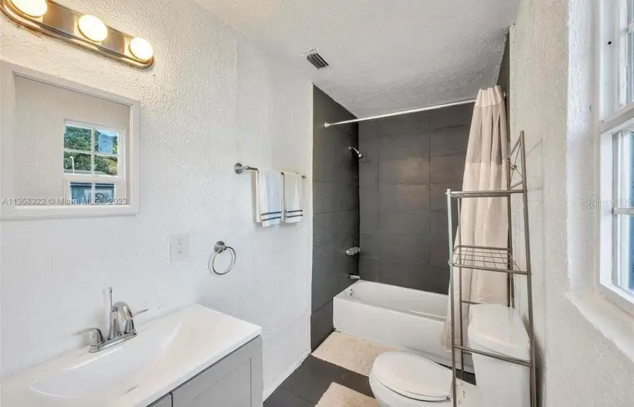 1001 N 16th Court, Fort Pierce, FL 34950 - Image #3