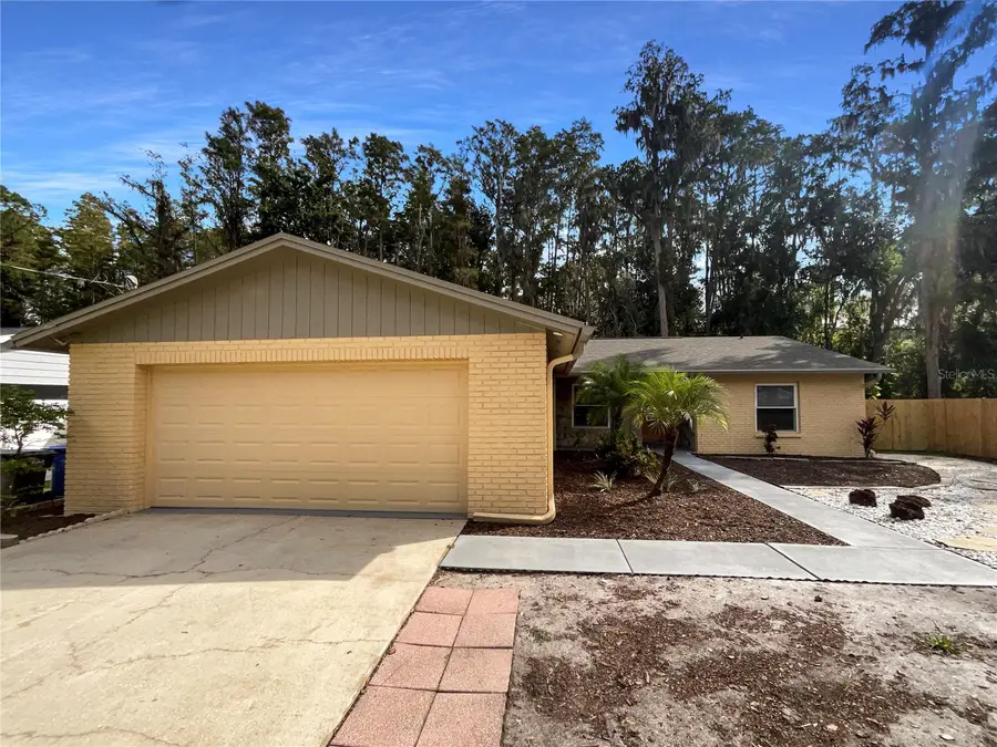 16409 Lake Byrd Drive, Tampa, FL 33618 - Image #3