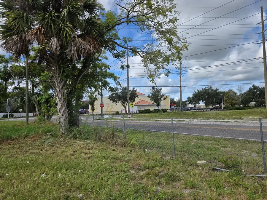 207 N Maine Avenue, Apopka, FL 32712 - Image #2