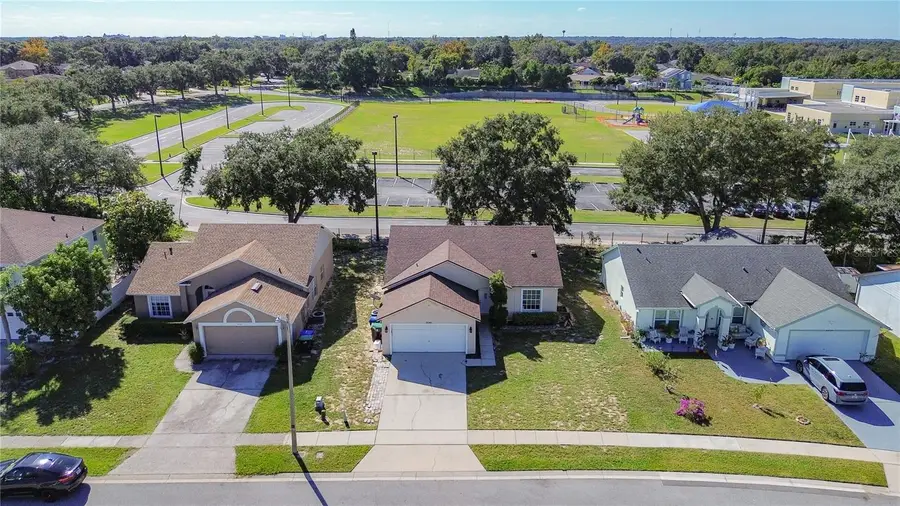 8044 Aspencrest Court, Orlando, FL 32835 - Image #2