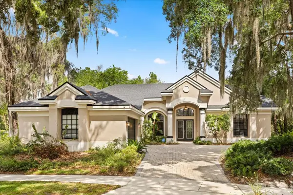 622 W Palm Valley Drive, OVIEDO, FL 32765