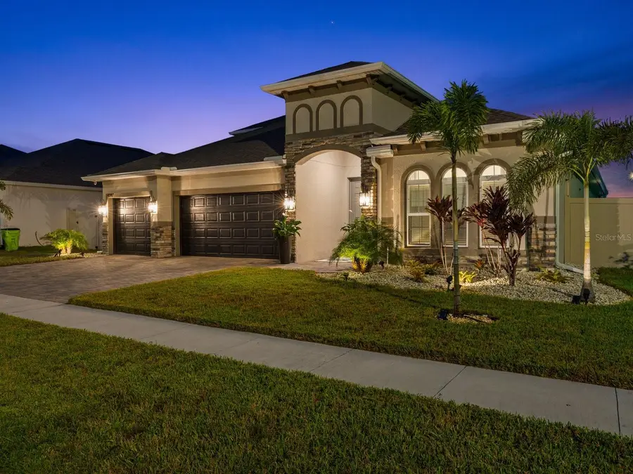 489 Avila Place, Howey In The Hills, FL 34737 - Image #2
