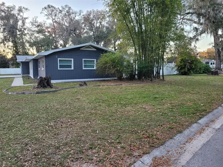 4002 Thonotosassa Road, Plant City, FL 33565 - Image #3