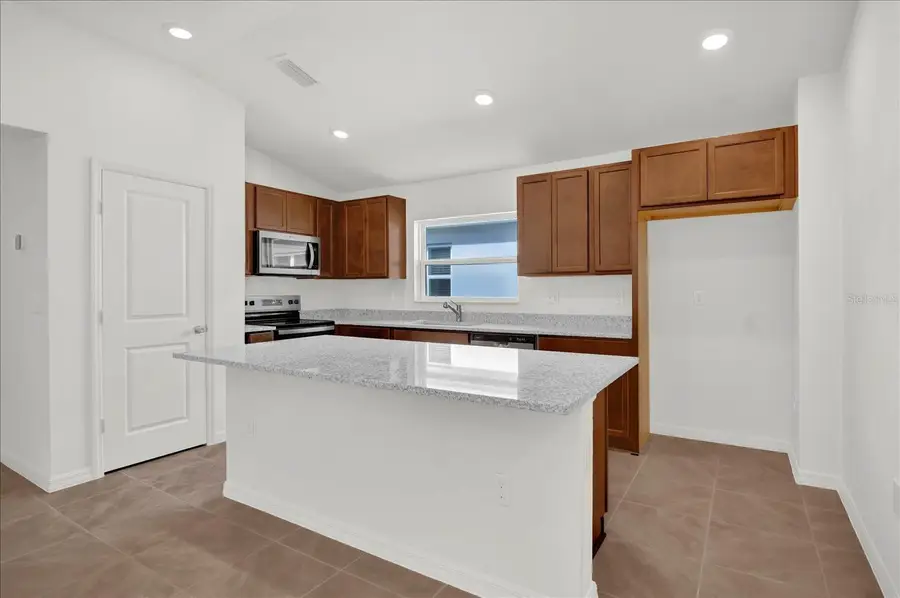 8633 Caribbean Pine Way, Lakeland, FL 33809 - Image #3