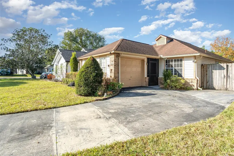 150 Edgewater Circle, Sanford, FL 32773 - Image #2