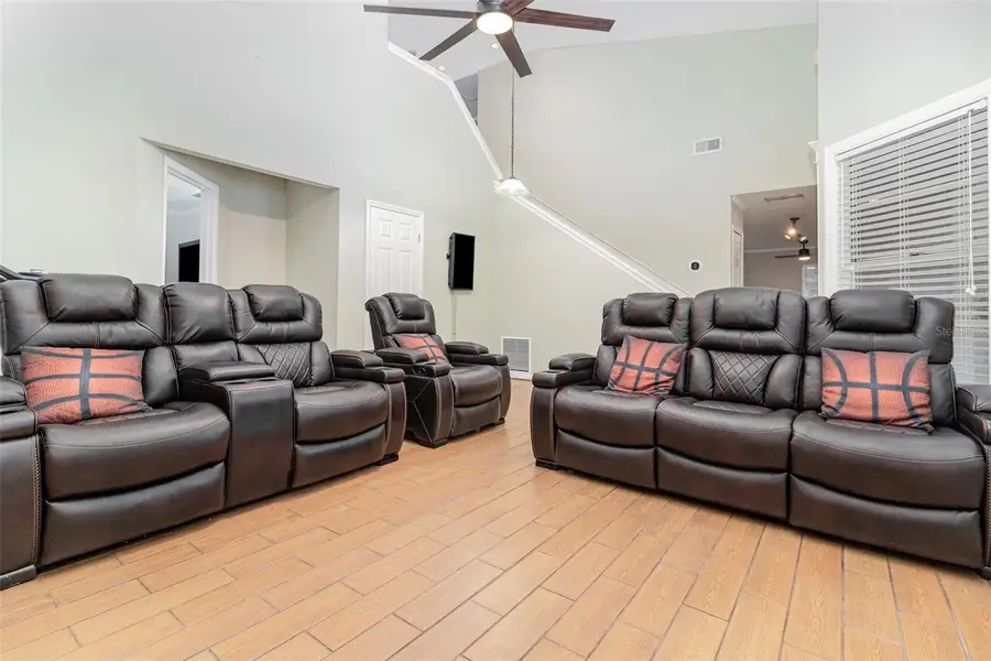 437 Alston Drive, Orlando, FL 32835 - Image #2