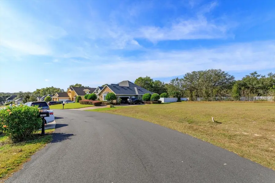 1004 Myrtle Breezes Court, Fruitland Park, FL 34731 - Image #2