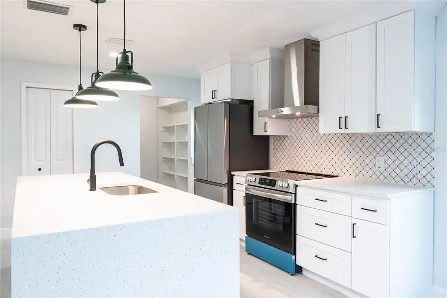 2226 Fiesta Court, Orlando, FL 32811 - Image #2